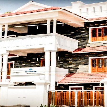 Sea Breeze Beach Inn Kannur Exterior photo